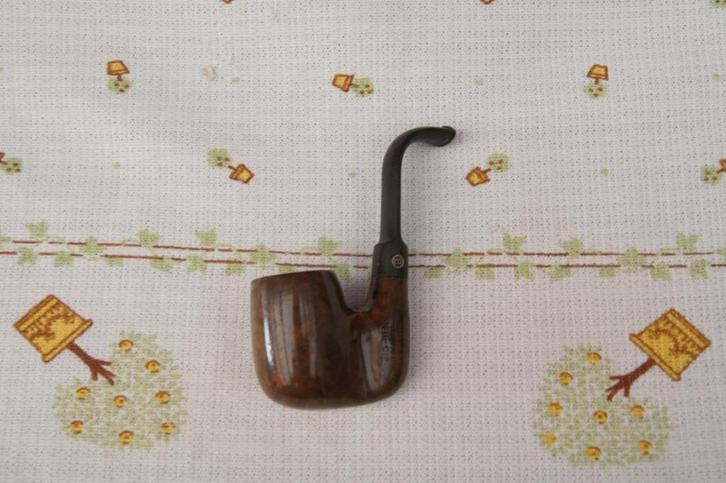 Oude rookpijpen + rekje, Verzamelen, Rookartikelen, Aanstekers en Luciferdoosjes, Gebruikt, Sigarenbandjes, Ophalen of Verzenden