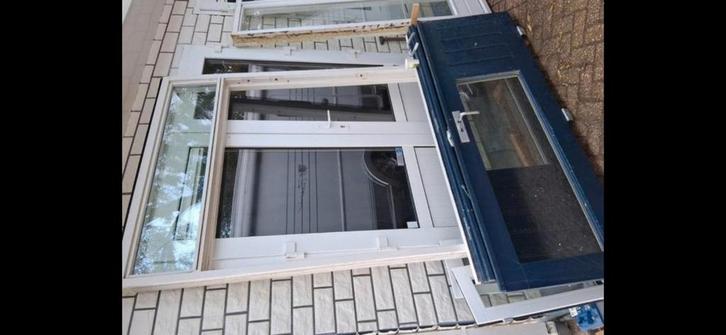 Tuindeuren 5.6 dik 3 puntsluiting met kozijn, Doe-het-zelf en Verbouw, Kozijnen en Schuifpuien, Zo goed als nieuw, Deurkozijn