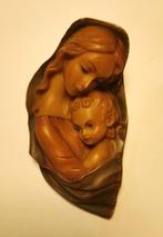 Klein Maria met kind beeldje om op te hangen, Antiek en Kunst, Ophalen of Verzenden