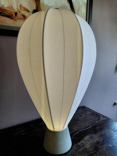 Postmodern Design Ballonlamp XXL van Yves Christin, Huis en Inrichting, Lampen | Tafellampen, Nieuw, Minder dan 50 cm, Stof, Overige materialen