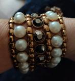 Elastische goudkleurige armband. Met parels en stenen., Goud, Zo goed als nieuw, Verzenden