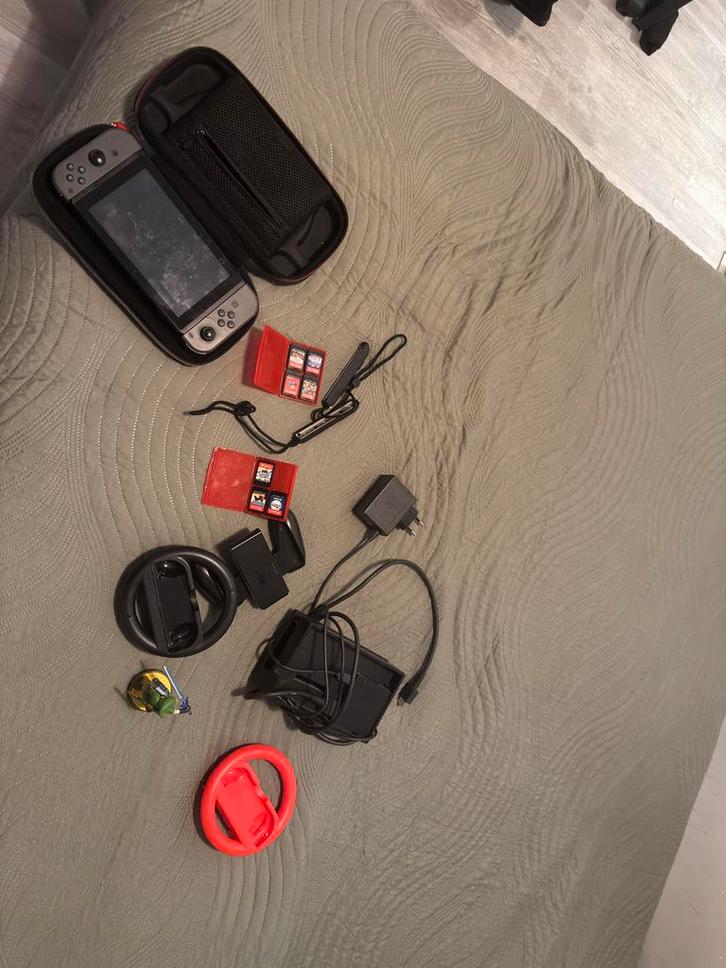 2018 Nintendo Switch Konsole, Spelcomputers en Games, Spelcomputers | Nintendo Consoles | Accessoires, Gebruikt, Switch, Overige typen