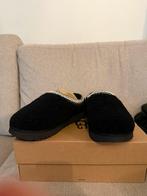 UGG Tasman, Ophalen of Verzenden, Zo goed als nieuw, Zwart