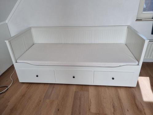 Bedbank incl matrassen, tweepersoons, Huis en Inrichting, Slaapkamer | Slaapbanken, Gebruikt, 160 cm, 200 cm, Tweepersoons, Wit
