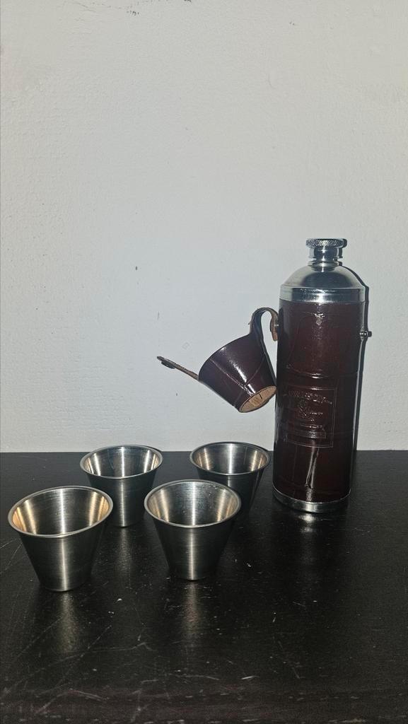 Jameson heupfles met shotglaasjes, Verzamelen, Overige Verzamelen, Ophalen of Verzenden