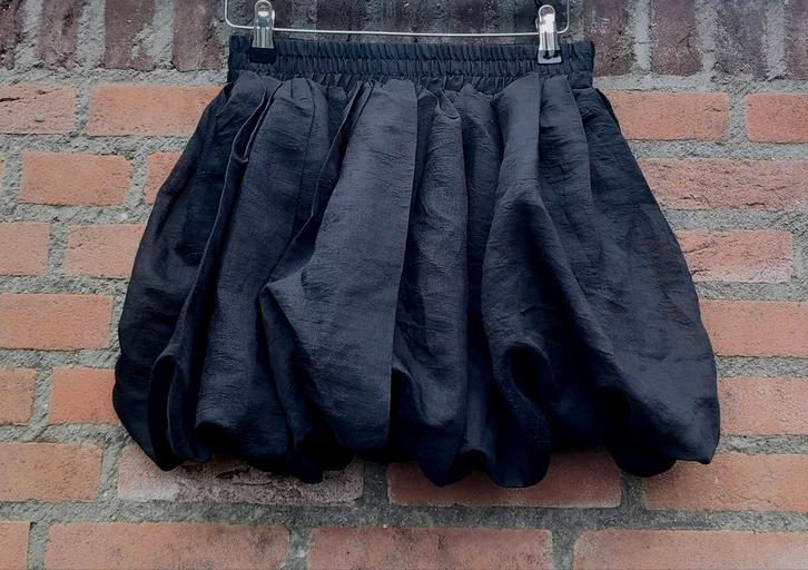 Zwart retro ballon rokje / bubbelrok Maat XS / S, Kleding | Dames, Rokken, Zo goed als nieuw, Maat 34 (XS) of kleiner, Zwart, Boven de knie