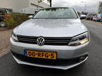 Volkswagen Jetta 1.2 TSI Comfortline CLIMA/CRUISE/NAVI/PDC!, Auto's, Voorwielaandrijving, Euro 5, Stof, Gebruikt