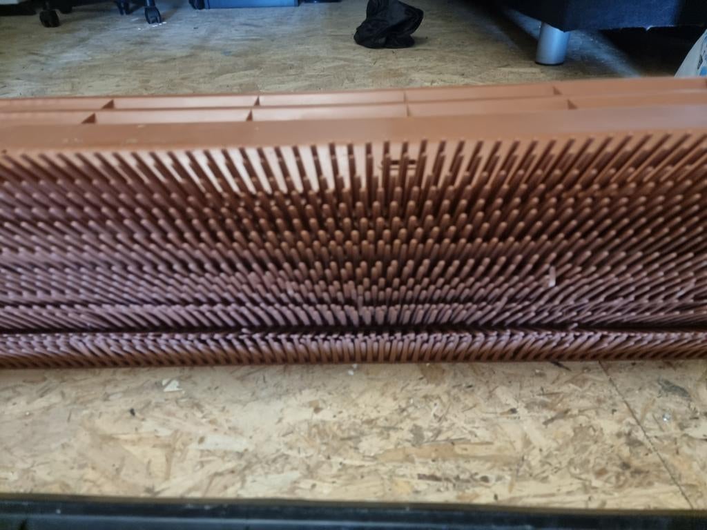 Vogelschroot oranje 1m lang, Ophalen of Verzenden, Zo goed als nieuw