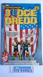 strip - judge dredd nummer 4, Eén comic, Ophalen of Verzenden, Zo goed als nieuw, Amerika