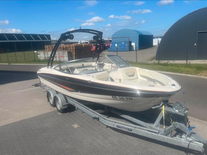 Bayliner 205 top staat, Watersport en Boten, Speedboten, Zo goed als nieuw, 6 meter of meer, Benzine, 200 pk of meer, Polyester