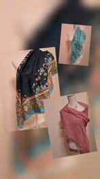Drie Sjaals / Foulards – sierlijk, zacht en met karakter, Ophalen of Verzenden, Nieuw, Maat 46/48 (XL) of groter, Sjaal