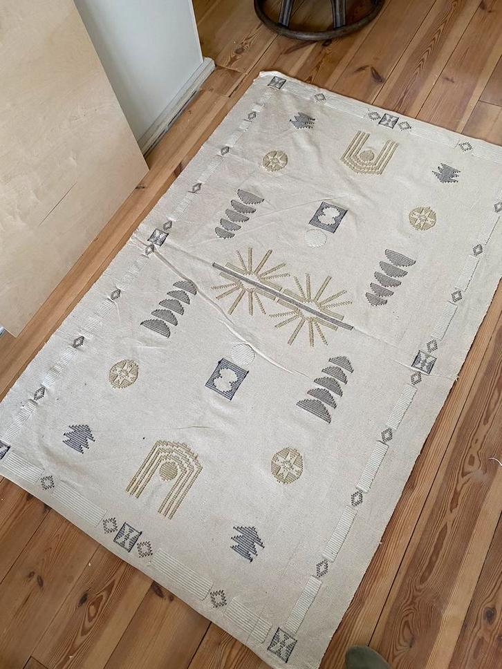 Als nieuw: vloerkleed sissyboy | beige, Huis en Inrichting, Stoffering | Tapijten en Kleden, Zo goed als nieuw, 100 tot 150 cm