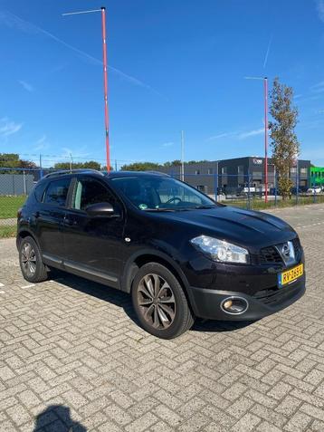 Nissan Qashqai 2.0 2WD  2012 Zwart. Bak maakt joelend geluid beschikbaar voor biedingen