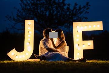 Bruiloft licht letters: F&F en J&F beschikbaar voor biedingen