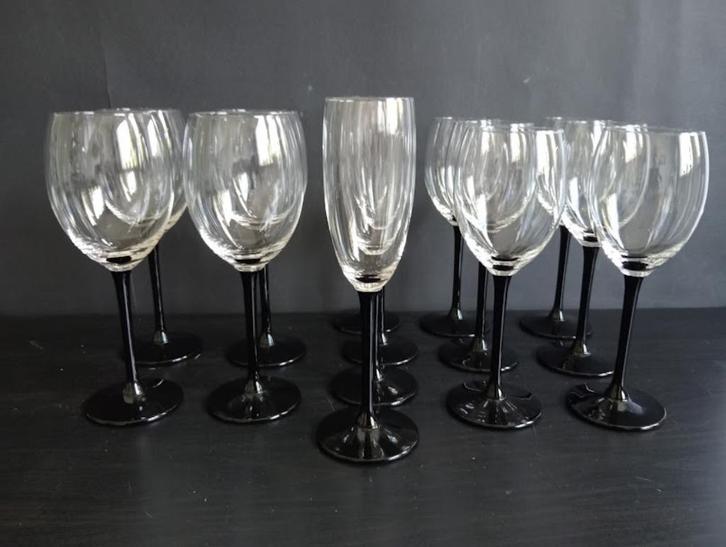Franse wijnglazen met zwarte steel en voet, Verzamelen, Glas en Borrelglaasjes, Zo goed als nieuw, Overige typen, Ophalen of Verzenden