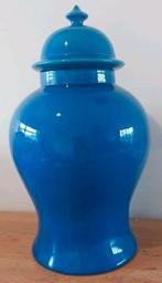 Blauwe vaas tempelvaas lidded temple jar, Huis en Inrichting, Woonaccessoires | Vazen, Gebruikt, 50 tot 75 cm, Blauw, Aardewerk of Porselein