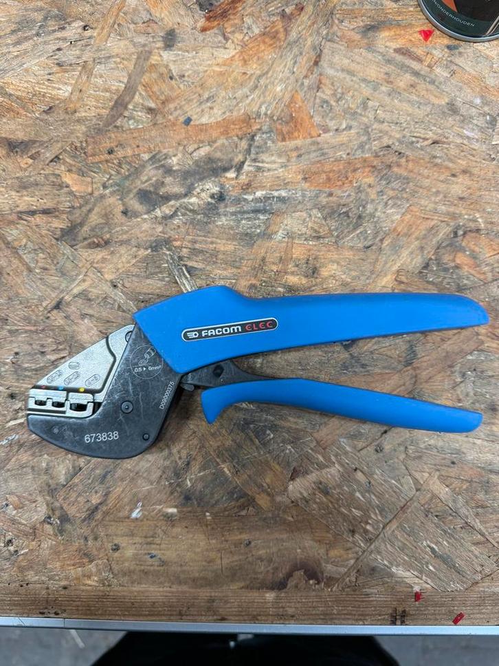 Facom Elec Amp Geïsoleerde Tang, Doe-het-zelf en Verbouw, Gereedschap | Handgereedschap, Gebruikt, Ophalen of Verzenden