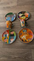4 Porseleinen bordjes + 2 kopjes van Schoonhoven Plateel, Ophalen of Verzenden