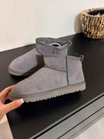 Uggs Ultra Mini, Ophalen of Verzenden, Zo goed als nieuw, Bruin, Snowboots