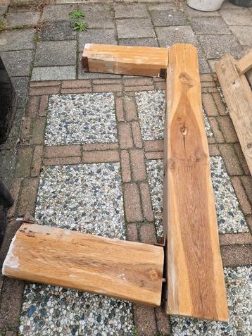 Eiken houten balken gratis op te halen  beschikbaar voor biedingen