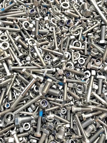 5 Kilo nieuwe RVS bouten moeren ringen mix. beschikbaar voor biedingen