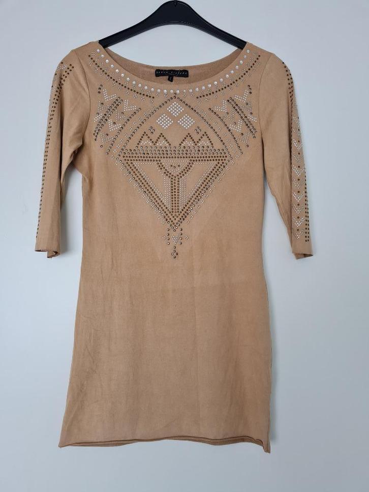 jurk Seven Sisters maat S beige met steentjes, Kleding | Dames, Jurken, Zo goed als nieuw, Maat 38/40 (M), Beige, Boven de knie