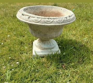 TUINVAAS,beton,Bloembak,Bloempot,tuinornament,Engelse beschikbaar voor biedingen