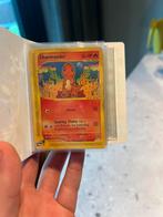 boekje met een paar kaarten van charmander tot charizard, Hobby en Vrije tijd, Verzamelkaartspellen | Pokémon, Ophalen of Verzenden