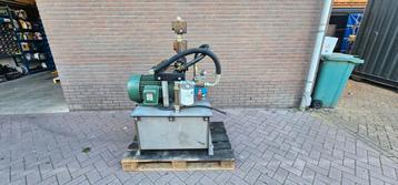 Hydrauliek pomp beschikbaar voor biedingen