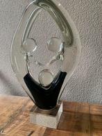 Glazen object twee figuren helder zwart geheven armen, Ophalen of Verzenden