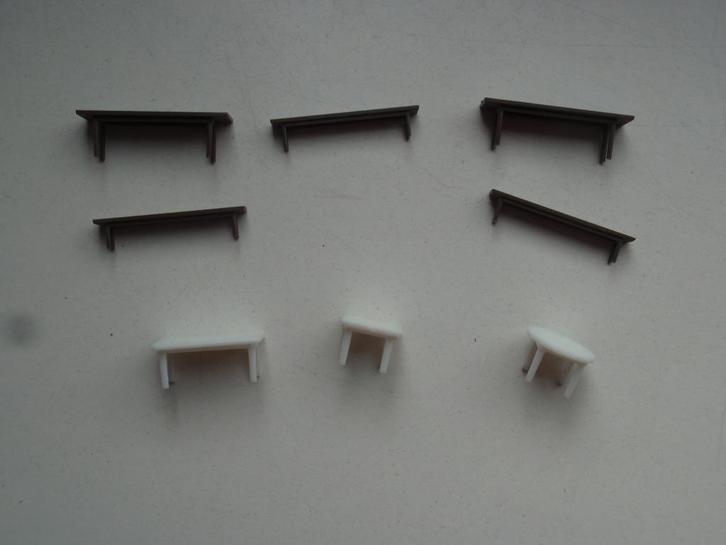 Tafels en bankjes, Hobby en Vrije tijd, Modeltreinen | H0, Zo goed als nieuw, Overige typen, Gelijkstroom of Wisselstroom, Overige merken