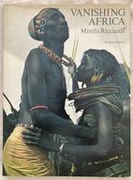 Africa 3 boeken van Lorenzo en Mirella Ricciardi, Ophalen of Verzenden, Gelezen, Afrika