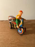 Mannetje op driewieler oud blikken speelgoed, Ophalen of Verzenden