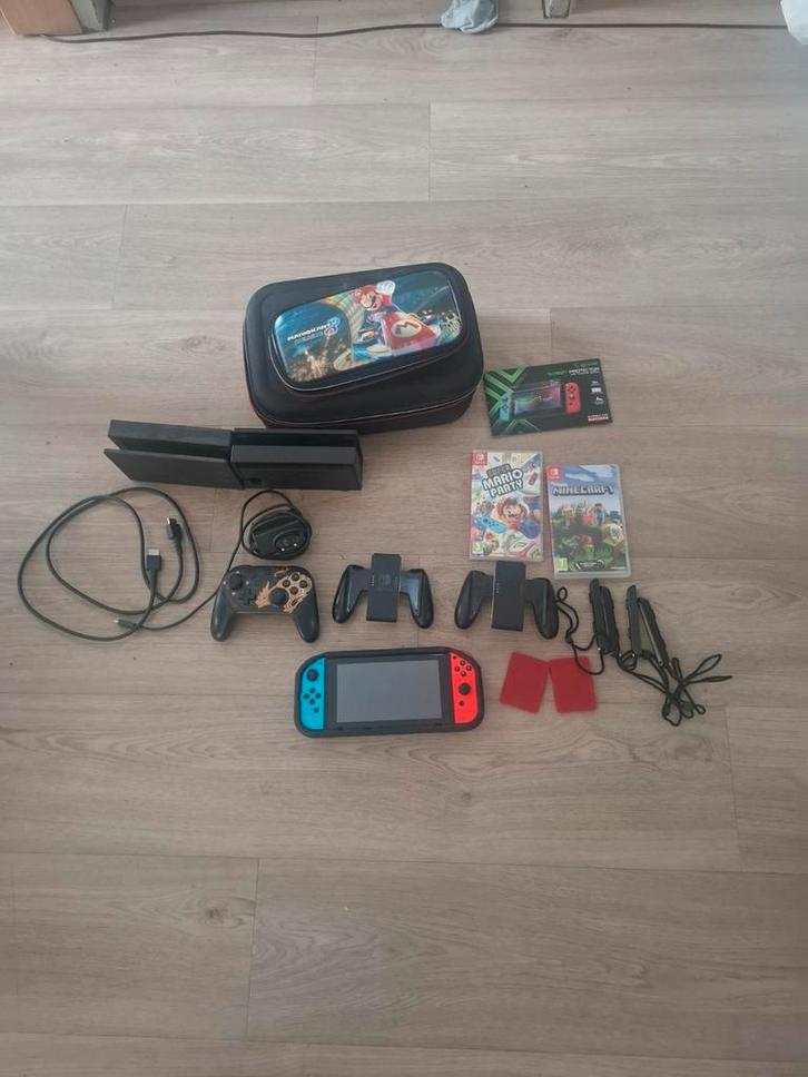 Nintendo Switch Compleet Pakket, Spelcomputers en Games, Spelcomputers | Nintendo Switch, Zo goed als nieuw, Switch Original, Met 3 controllers of meer