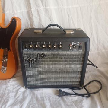Fender frontman 15G Gitaarversterker zo gied als nieuw. beschikbaar voor biedingen