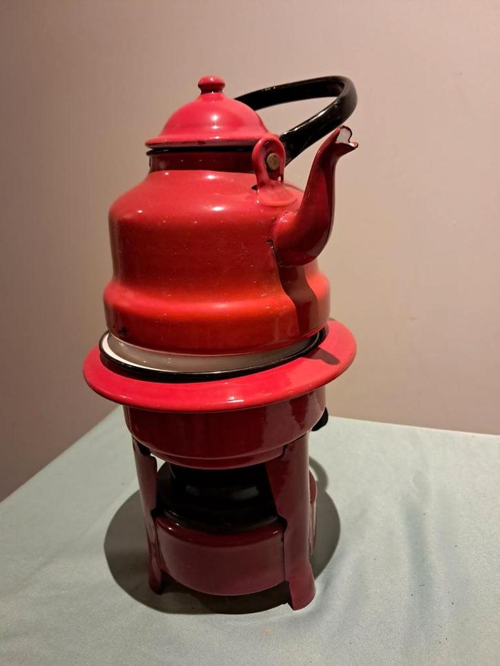 Rode Emaille Theepot met petroleum brander, Antiek en Kunst, Antiek | Emaille, Ophalen of Verzenden
