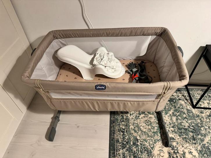 Chicco Next2Me Co-sleeper + accessoires, Kinderen en Baby's, Babywiegjes en Ledikanten, Gebruikt, Wieg, Ophalen of Verzenden