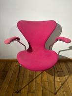 vlinderstoel gestoffeerd met armleuning rood Fritz Hansen, Huis en Inrichting, Stoelen, Ophalen, Rood, Danish Design, Eén