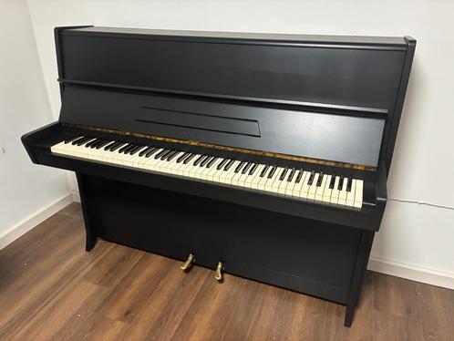 Zwarte Petrof 113H piano gestemd warme klank transport, Muziek en Instrumenten, Piano's, Gebruikt, Piano, Zwart, Ophalen of Verzenden