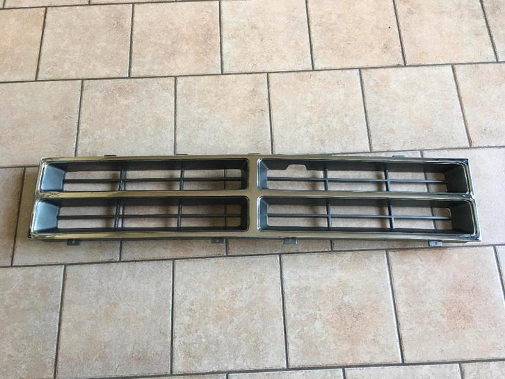 Te koop Chrome grill dodge d150 d250 d350 w150 w250 w350, Auto diversen, Overige Auto diversen, Ophalen of Verzenden