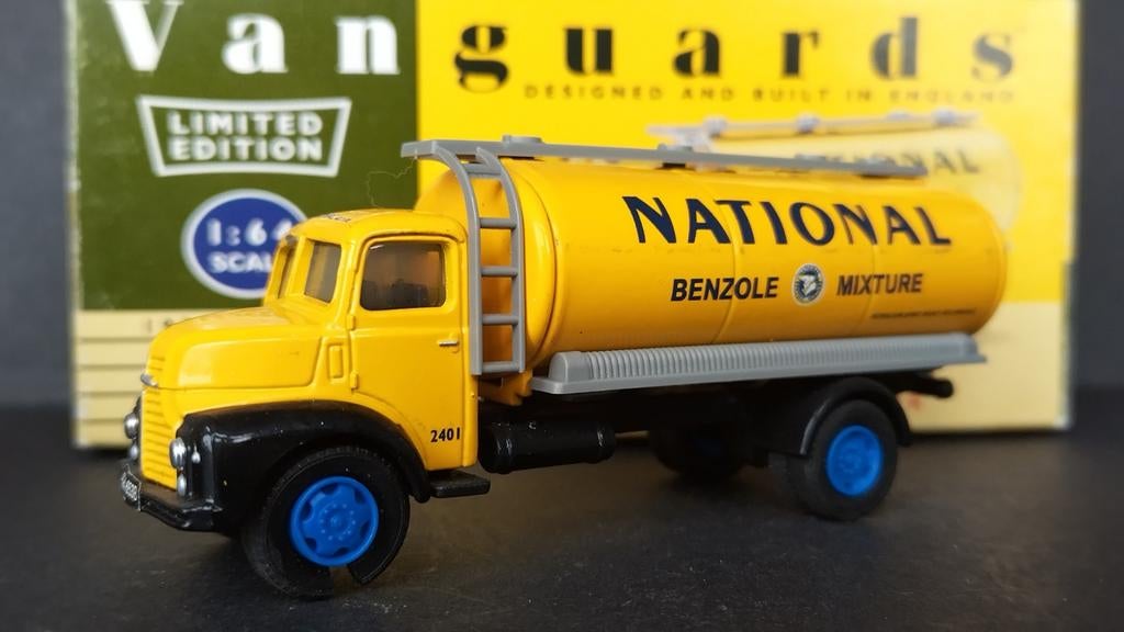 Leyland Comet S Tanker National 1:64 Vanguards Pol, Hobby en Vrije tijd, Modelauto's | Overige schalen, Nieuw, Bus of Vrachtwagen