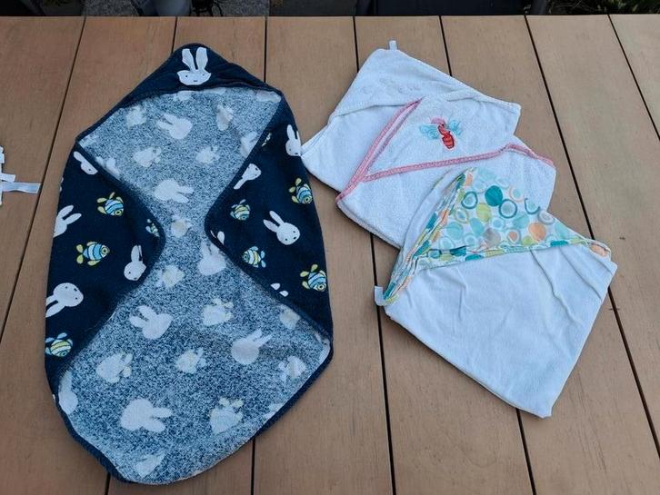 Baby badtextiel en slabbetjes, Kinderen en Baby's, Badjes en Verzorging, Gebruikt, Ophalen