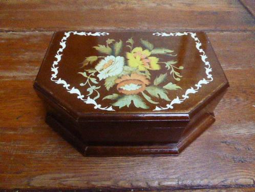 Vintage houten sieradendoos, Antiek en Kunst, Antiek | Woonaccessoires, Ophalen of Verzenden