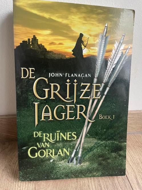 John Flanagan - De ruïnes van Gorlan, Boeken, Kinderboeken | Jeugd | 10 tot 12 jaar, Zo goed als nieuw, Ophalen of Verzenden