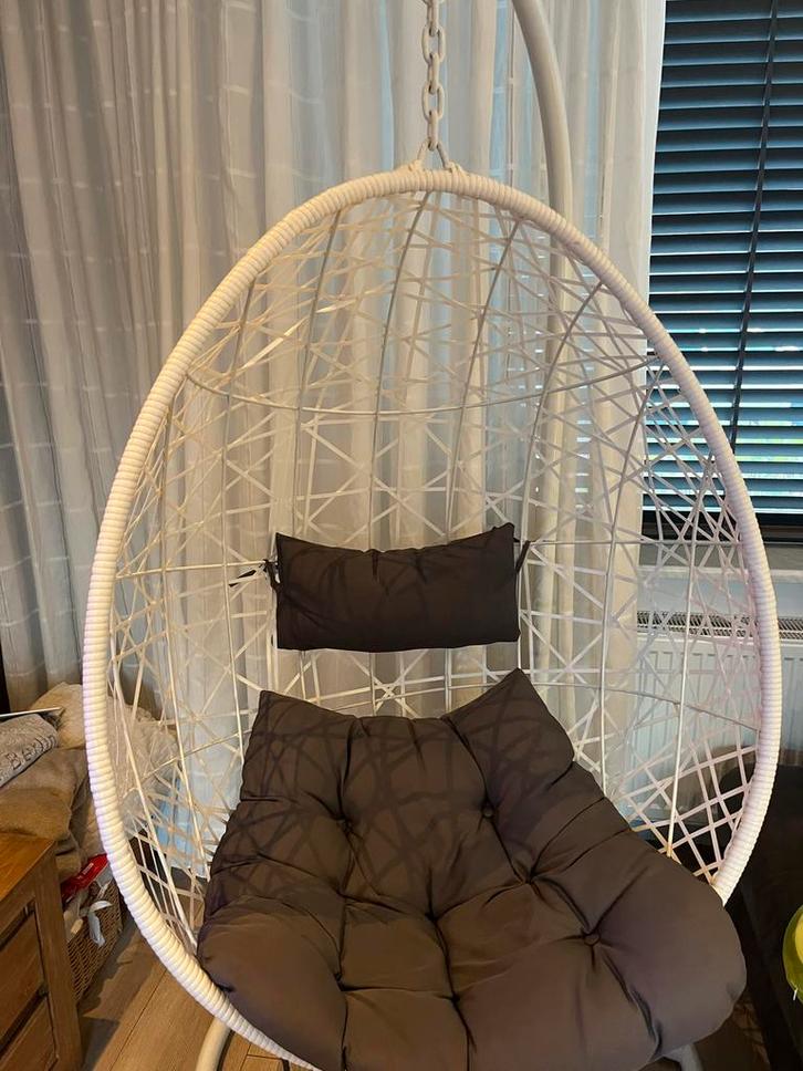 Mooie Hangstoel, Huis en Inrichting, Stoelen, Zo goed als nieuw, Eén, Kunststof, Grijs, Ophalen