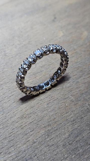 Ring alliance diamant  beschikbaar voor biedingen
