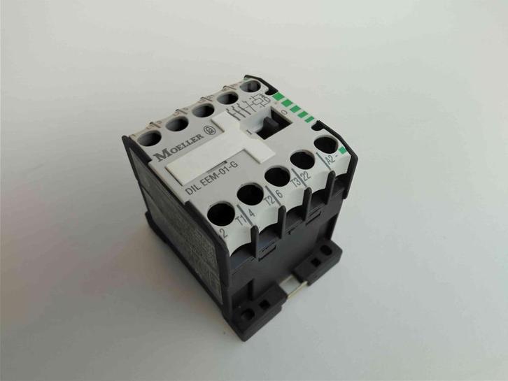 Relais magneetschakelaar Moeller DIL EEM-01-G spoel 24V DC, Hobby en Vrije tijd, Elektronica-componenten, Gebruikt, Ophalen of Verzenden