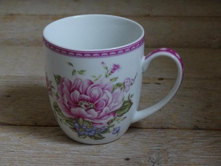 1x Mok, CLAYRE & EEF, roze roos, zo goed als nieuw, Huis en Inrichting, Keuken | Servies, Zo goed als nieuw, Kop(pen) en/of Schotel(s)