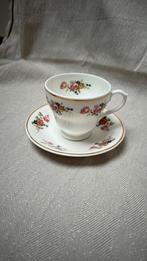 Vintage Willy’s Pottery kop en schotel, Antiek en Kunst, Antiek | Servies los, Ophalen of Verzenden