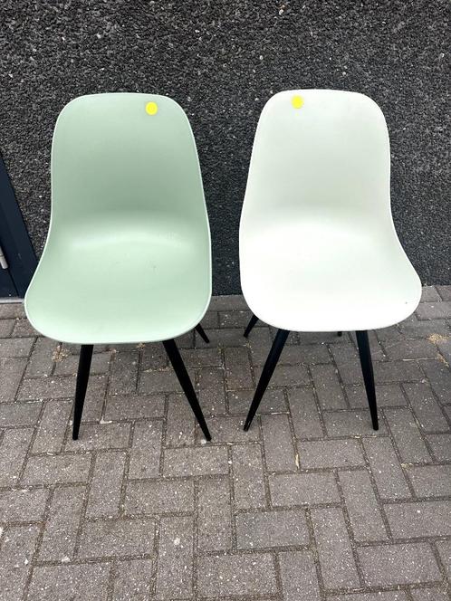 2 leuke groene kunststof stoelen van merk Label51 (Monza), Huis en Inrichting, Stoelen, Nieuw, Twee, Kunststof, Overige kleuren